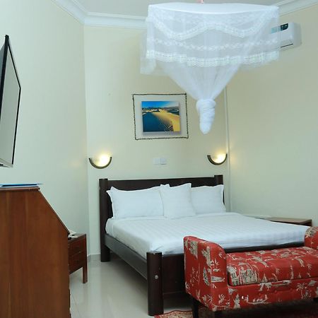 Mowicribs Hotel And Spa 恩德培 外观 照片