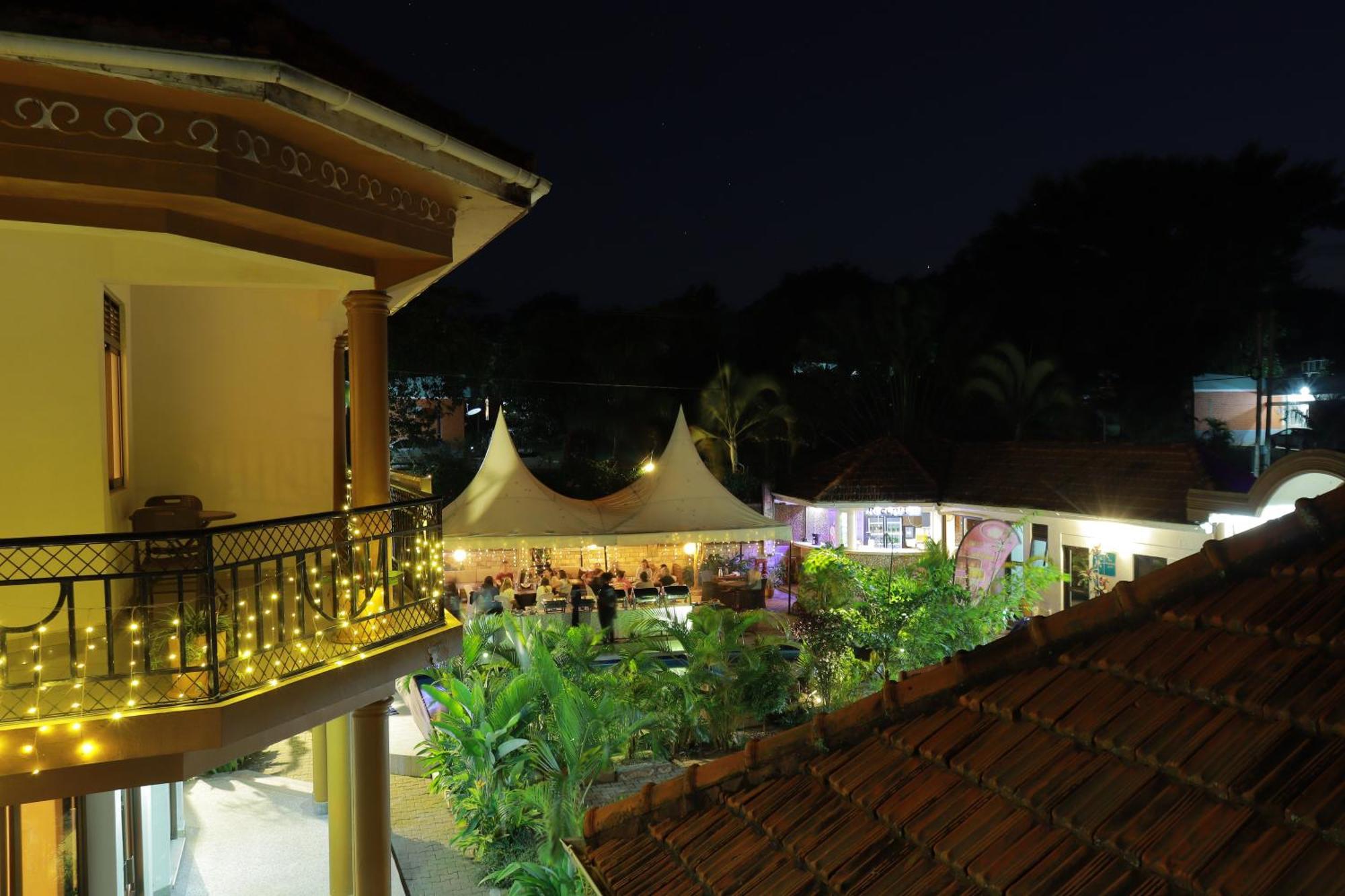 Mowicribs Hotel And Spa 恩德培 外观 照片