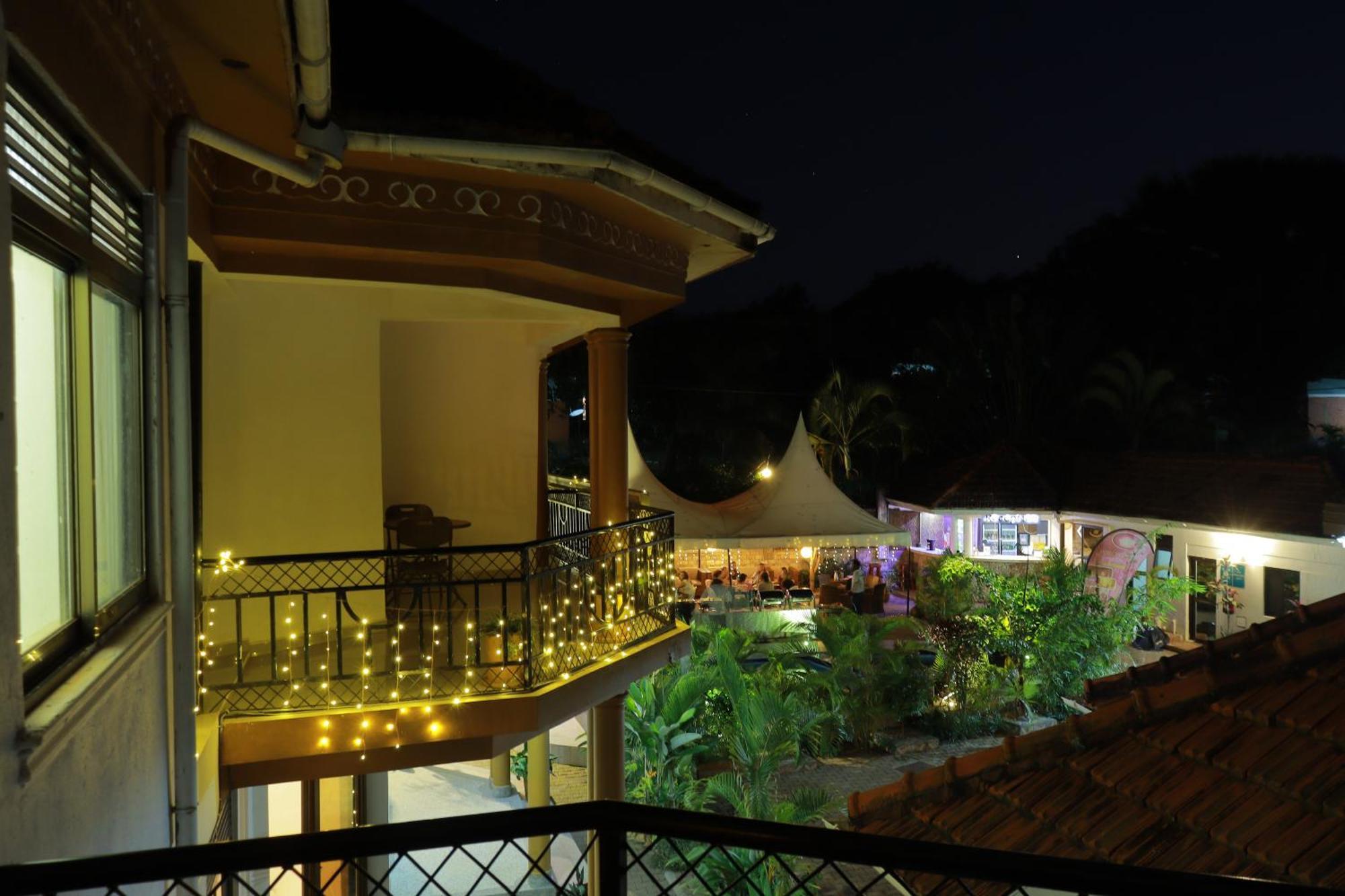 Mowicribs Hotel And Spa 恩德培 外观 照片