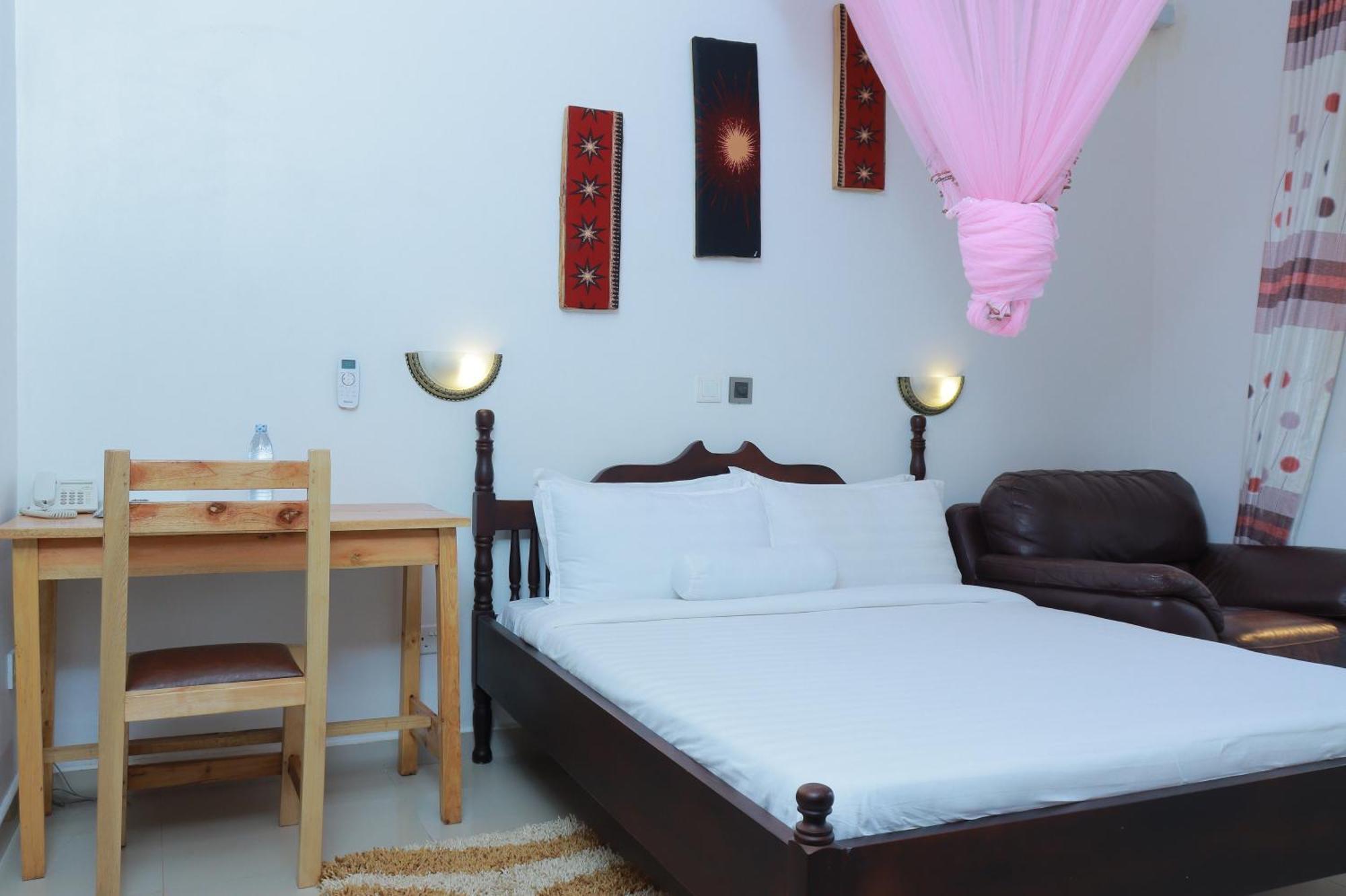 Mowicribs Hotel And Spa 恩德培 外观 照片