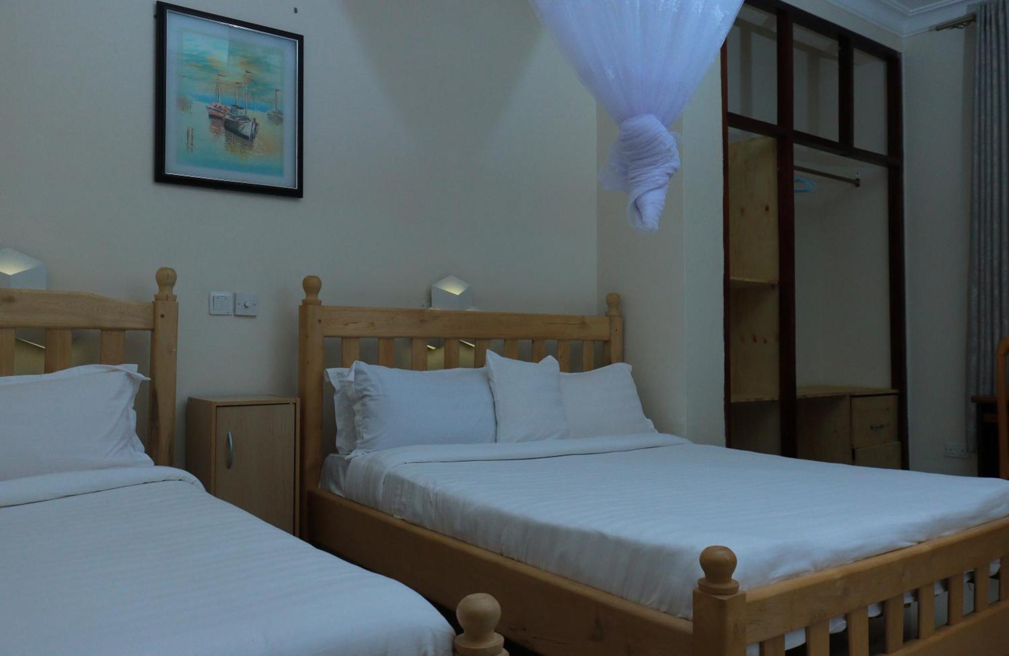 Mowicribs Hotel And Spa 恩德培 外观 照片