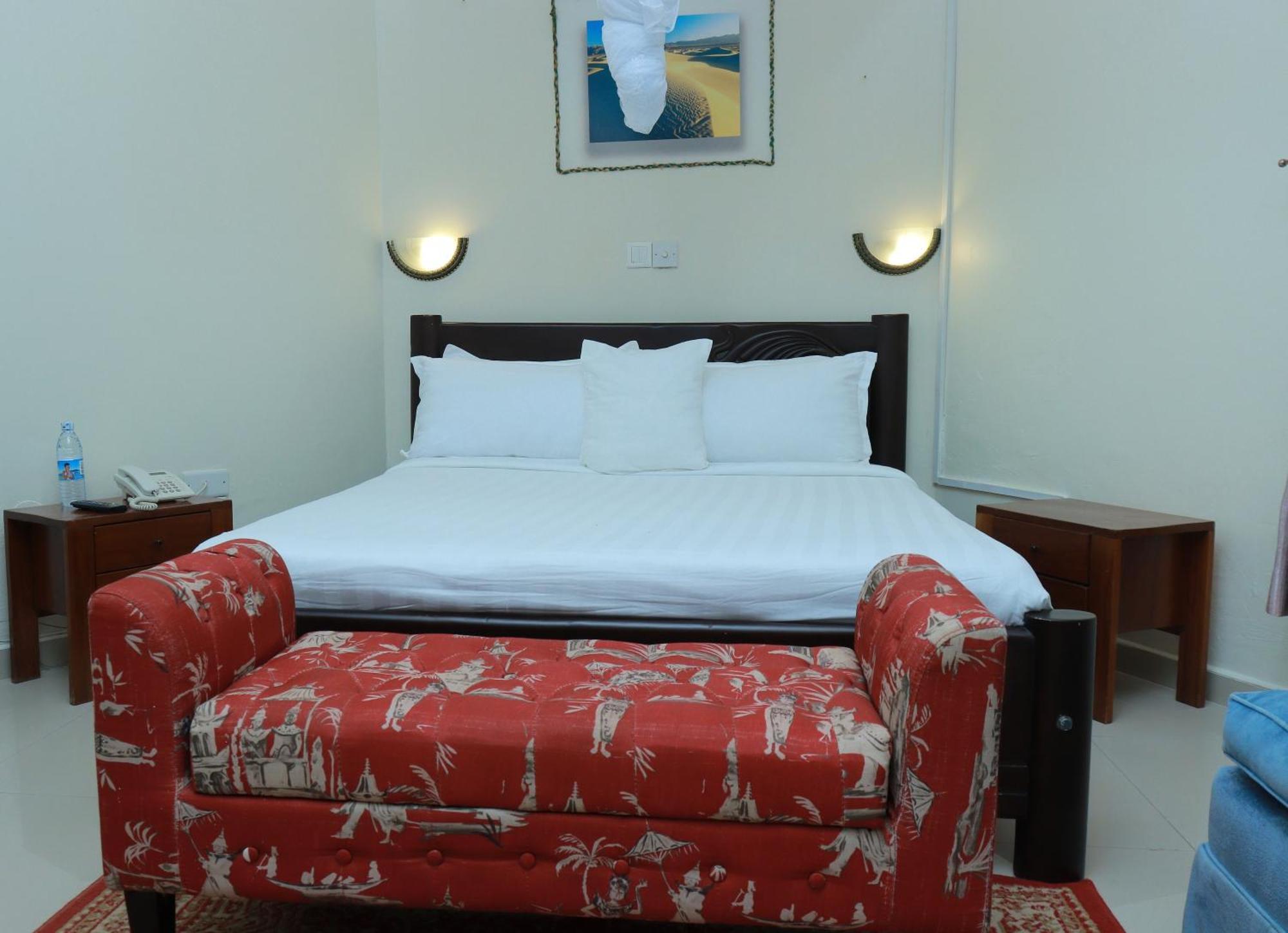 Mowicribs Hotel And Spa 恩德培 外观 照片
