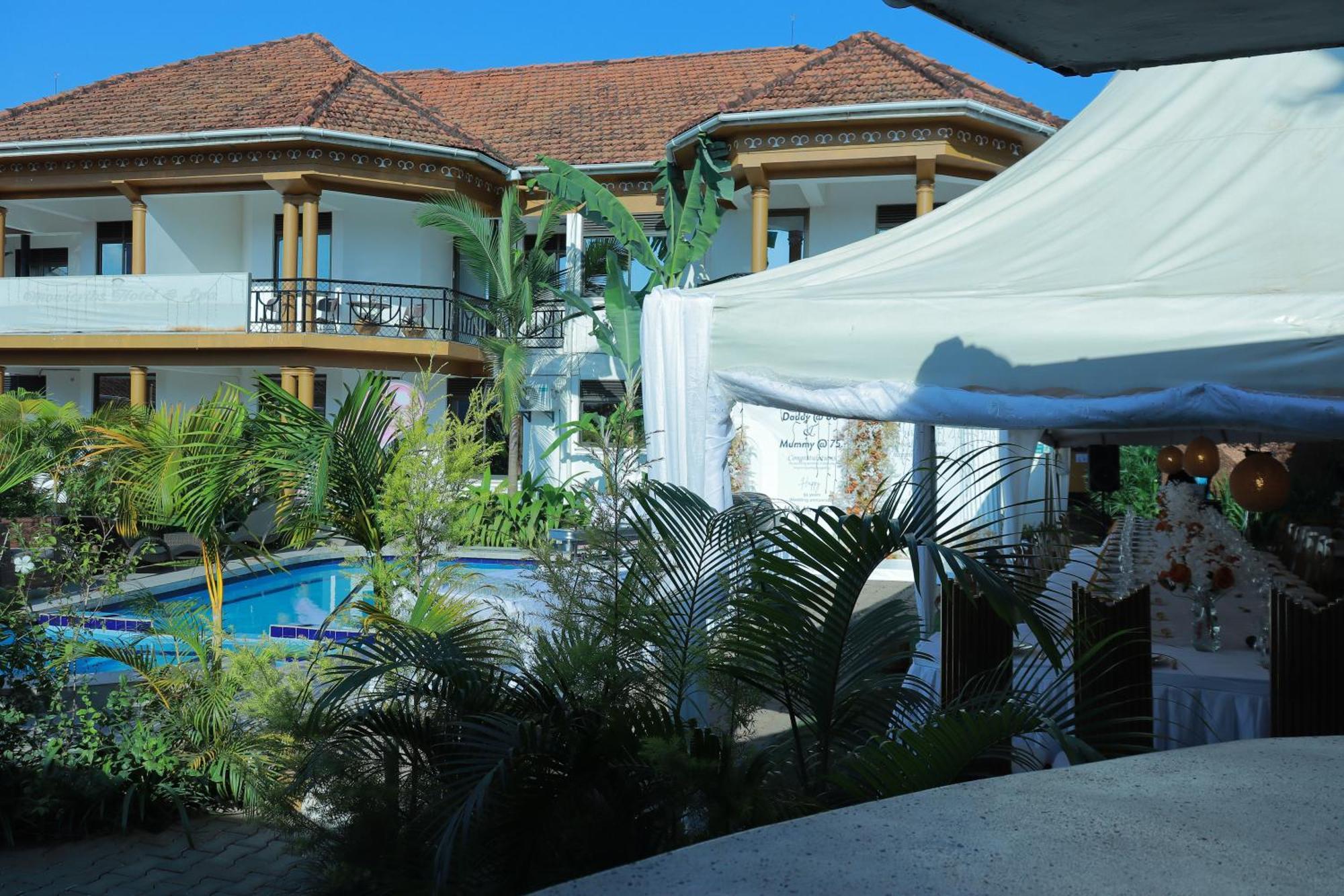 Mowicribs Hotel And Spa 恩德培 外观 照片