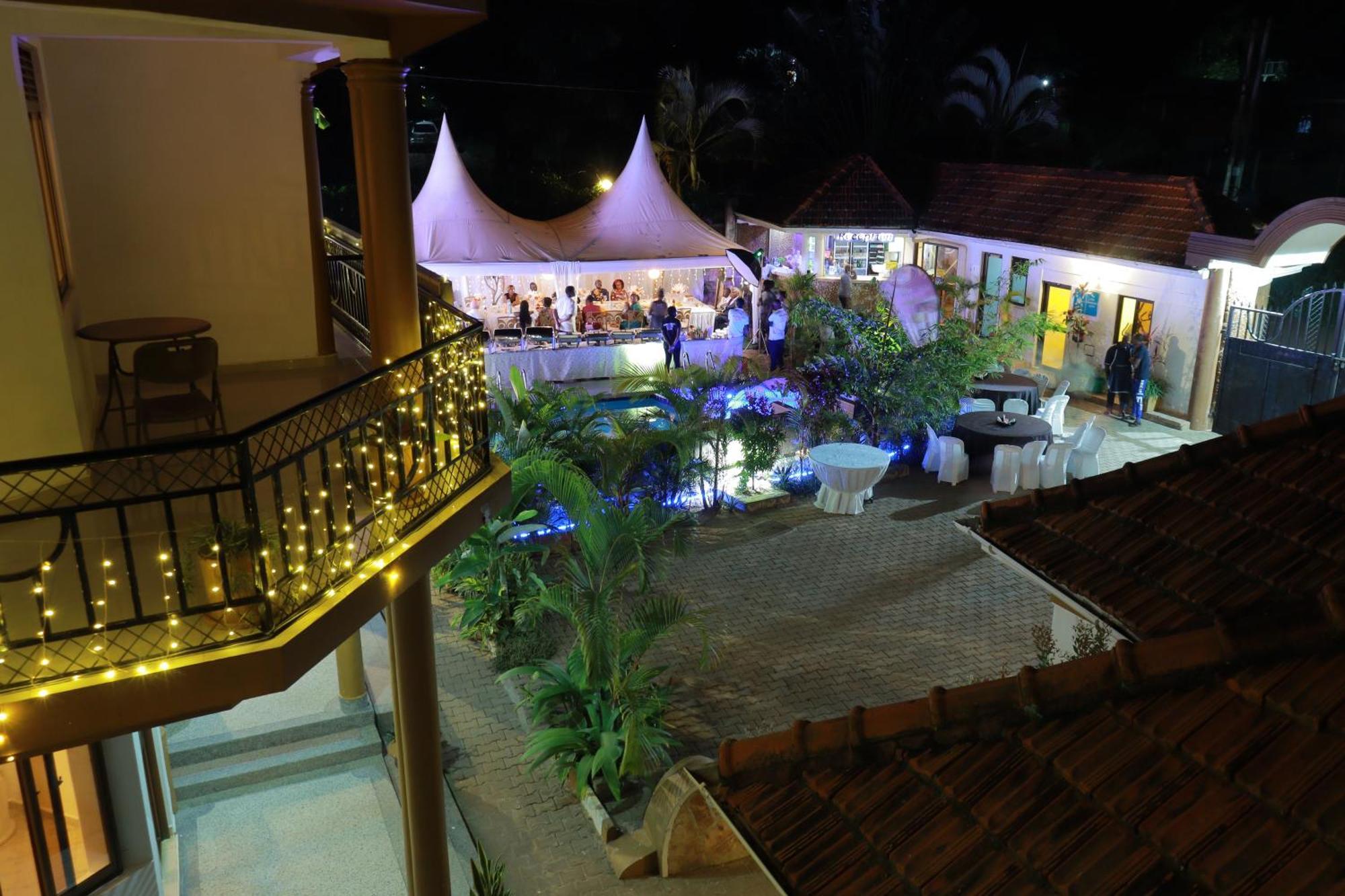 Mowicribs Hotel And Spa 恩德培 外观 照片